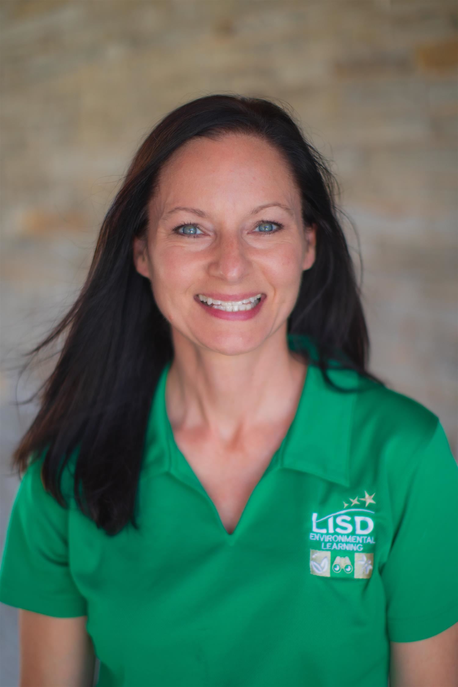 Headshot of Shelly Robinson